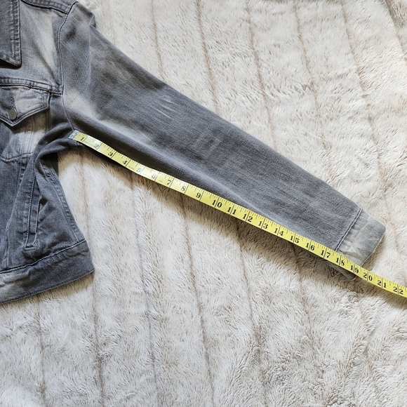 Women's Denim Jean Jacket Gray Distressed faded Cropped Collared LEVI STRAUSS - Picture 13 of 16